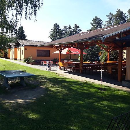 Sportcentrum Dvorak Hluboka nad Vltavou Exterior photo
